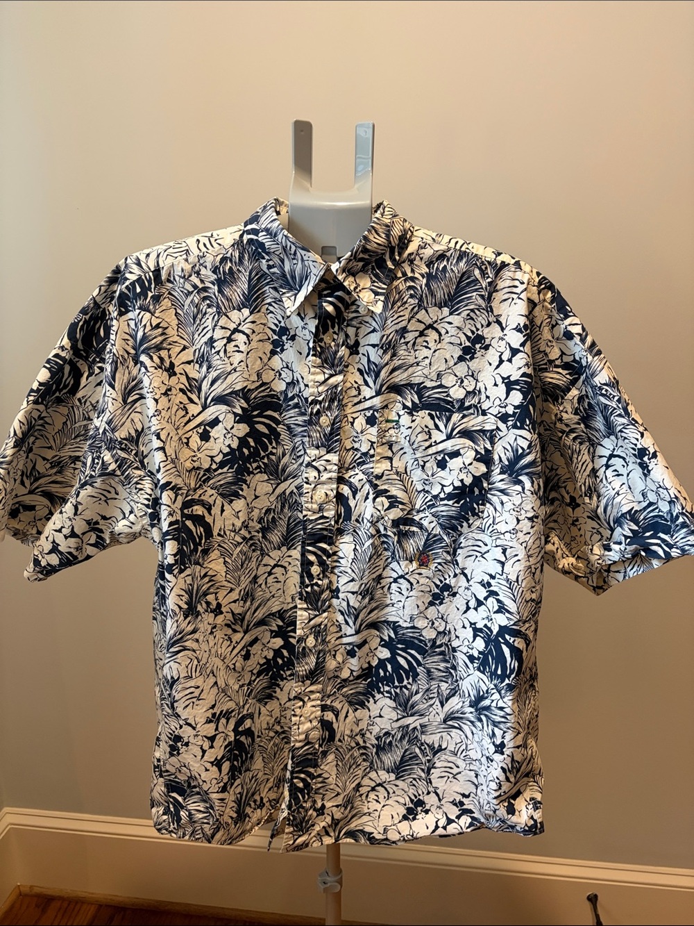 Tommy Hilfiger Navy and White Floral Short-Sleeve Button-Down Shirt